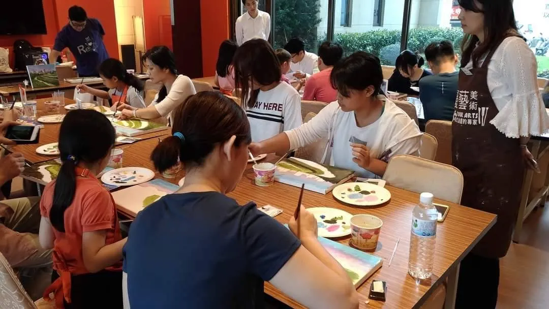 優藝美術老師小班指導